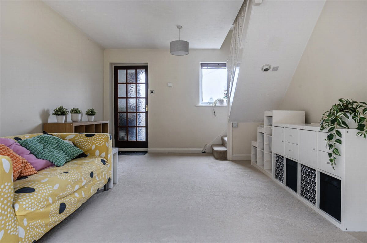 3 bedroom house, Five Stiles Road, Marlborough SN8 - Available