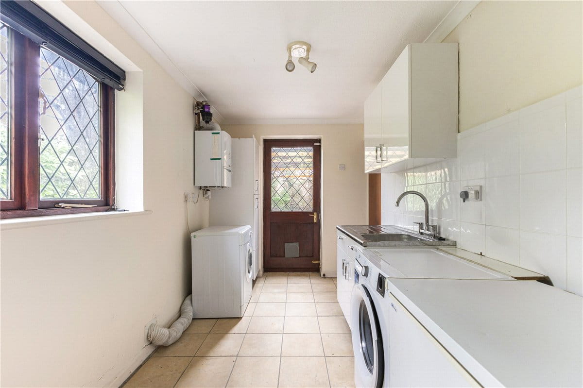 4 bedroom house, Manor Park, South Marston SN3 - Available