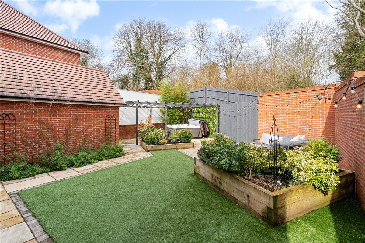 3 bedroom house, Garside Way, Marlborough SN8 - Available