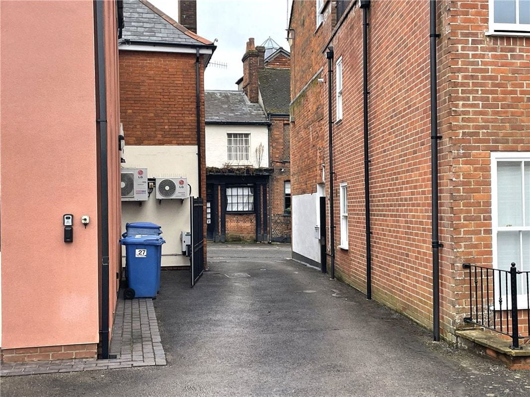  bedroom , The Parade, Marlborough SN8 - Sold