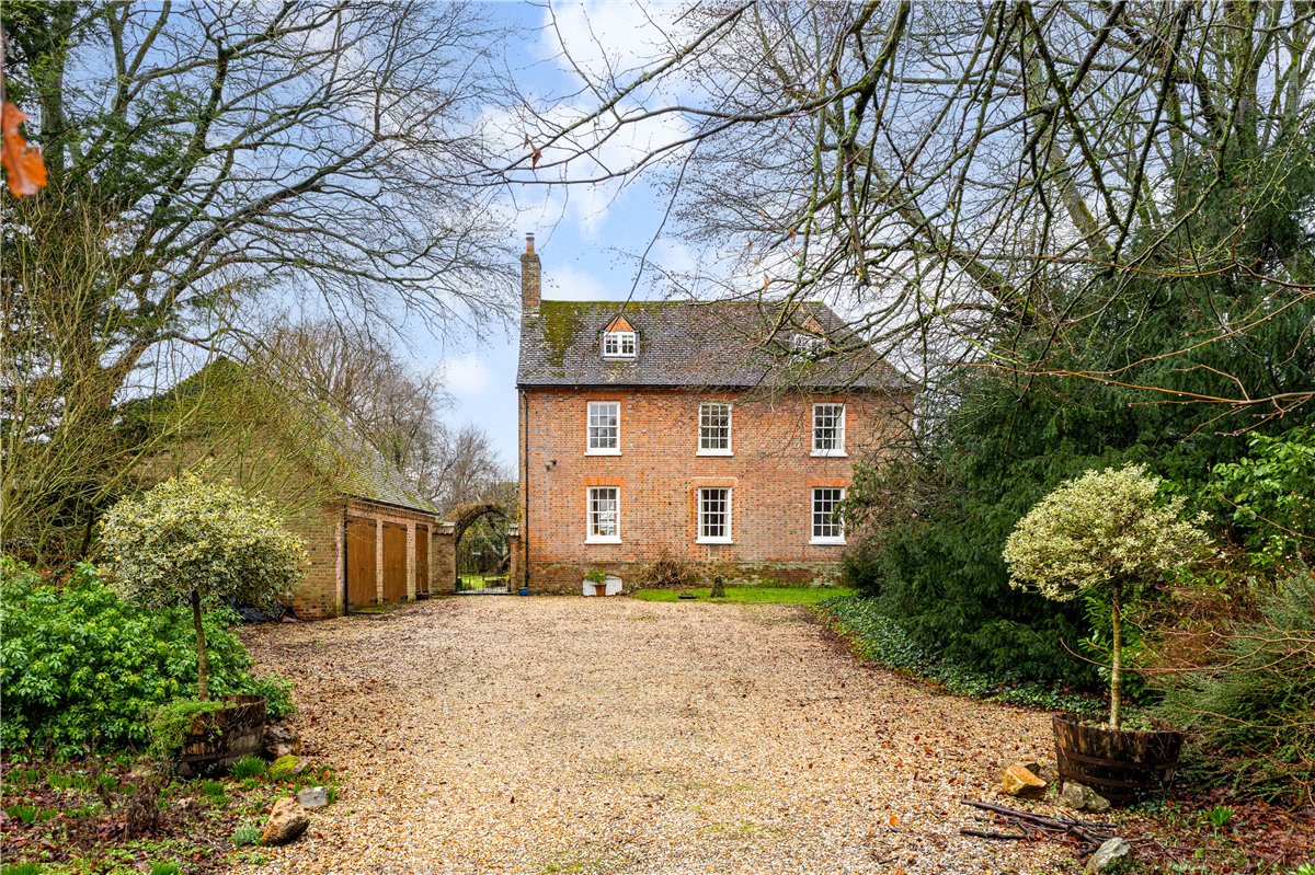 6 bedroom house, Farm Lane, Aldbourne SN8 - Available