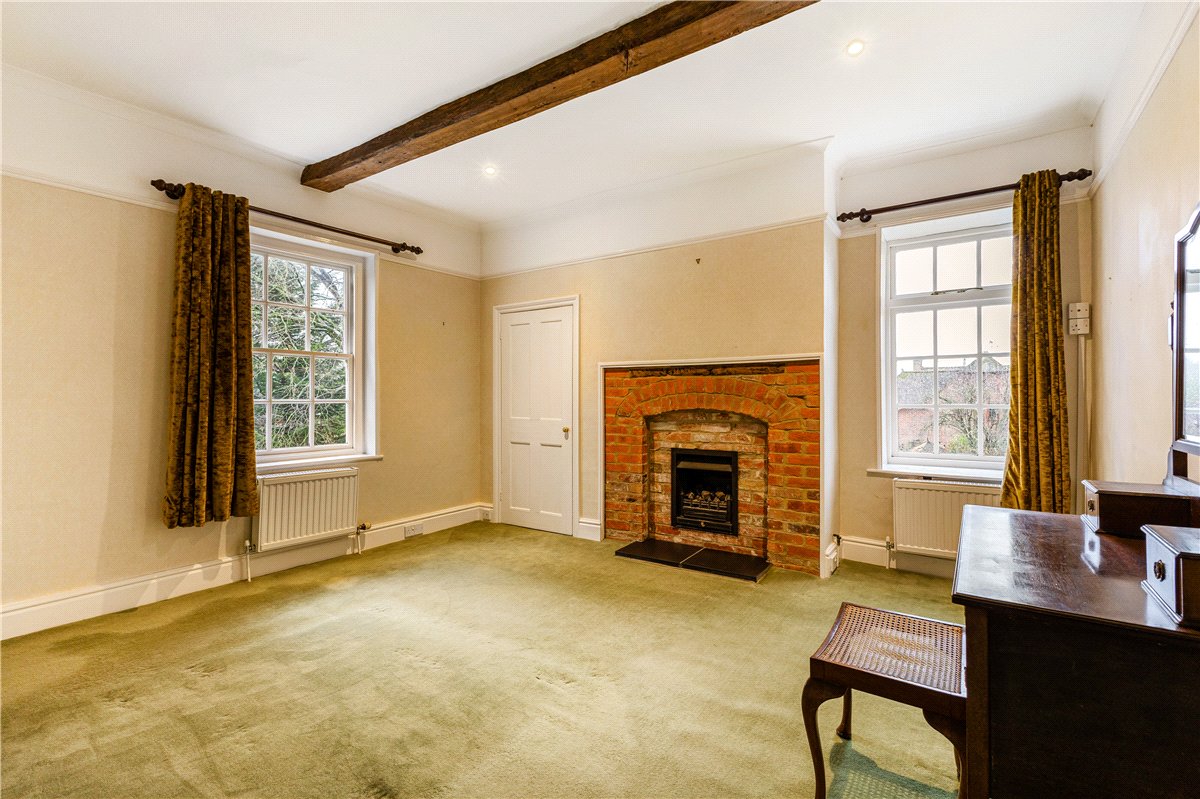 6 bedroom house, Farm Lane, Aldbourne SN8 - Available