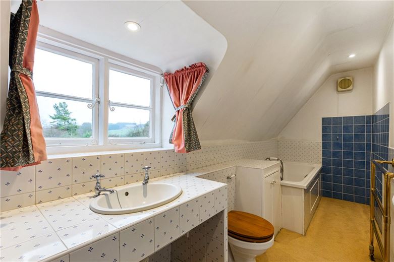 6 bedroom house, Farm Lane, Aldbourne SN8 - Available