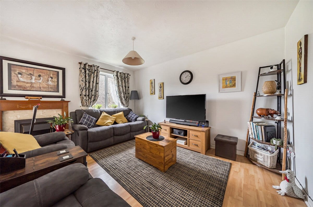 3 bedroom house, Squires Hill Close, Woodshaw SN4 - Available