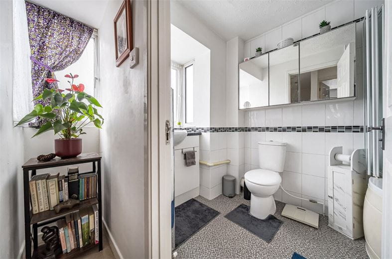 3 bedroom house, Squires Hill Close, Woodshaw SN4 - Available