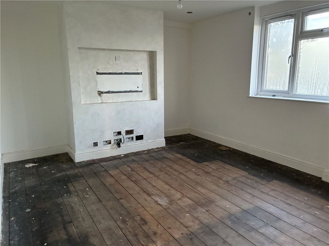 3 bedroom house, Burbage Road, Easton Royal SN9 - Available