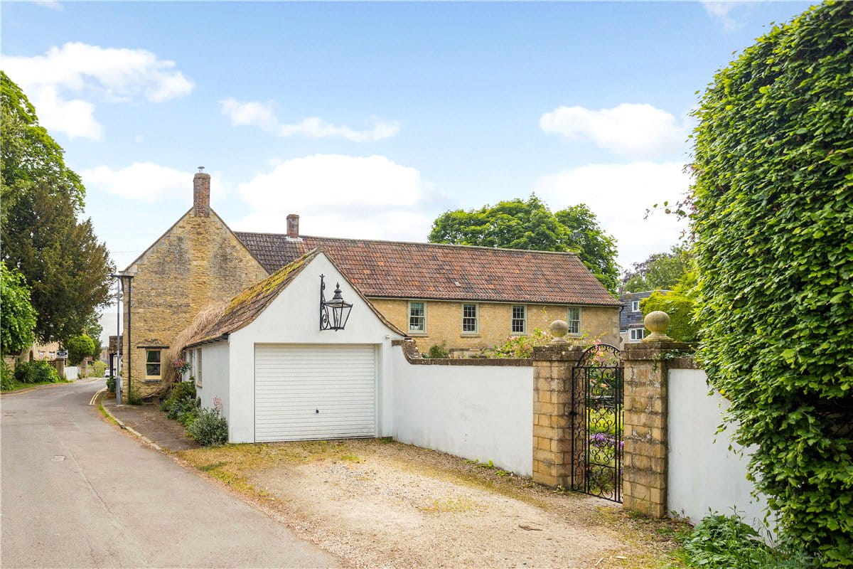 4 bedroom house, Castle Street, Calne SN11 - Available