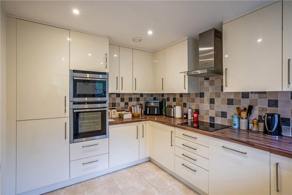 2 bedroom house, Wye House Gardens, Barn Street SN8 - Available