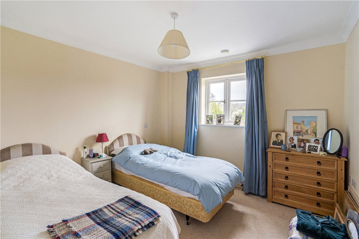 2 bedroom house, Wye House Gardens, Barn Street SN8 - Available