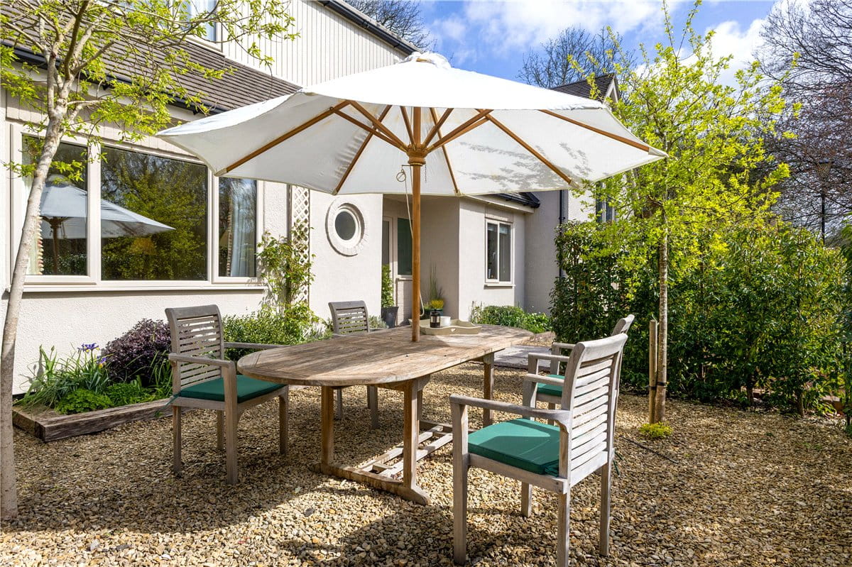 5 bedroom house, Bridge Street, Manton SN8 - Available