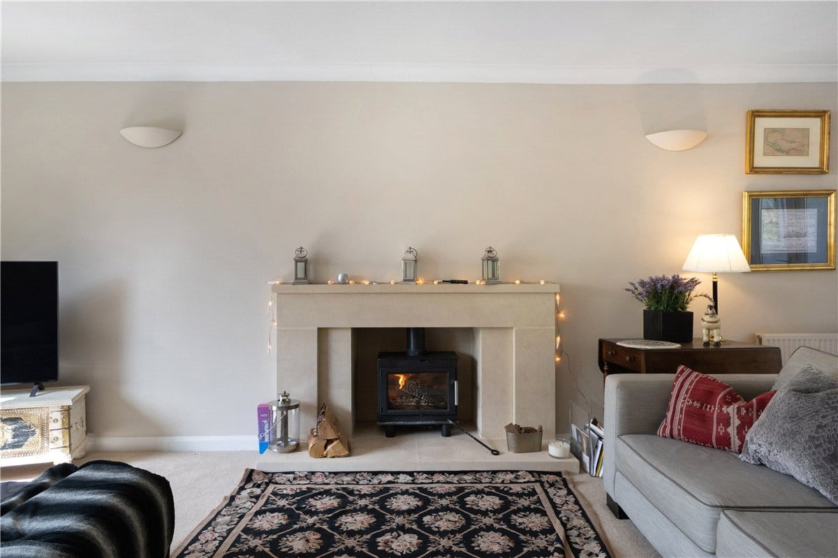 5 bedroom house, Bridge Street, Manton SN8 - Available