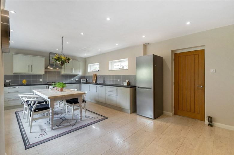 5 bedroom house, Bridge Street, Manton SN8 - Available