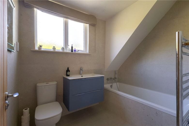 5 bedroom house, Bridge Street, Manton SN8 - Available