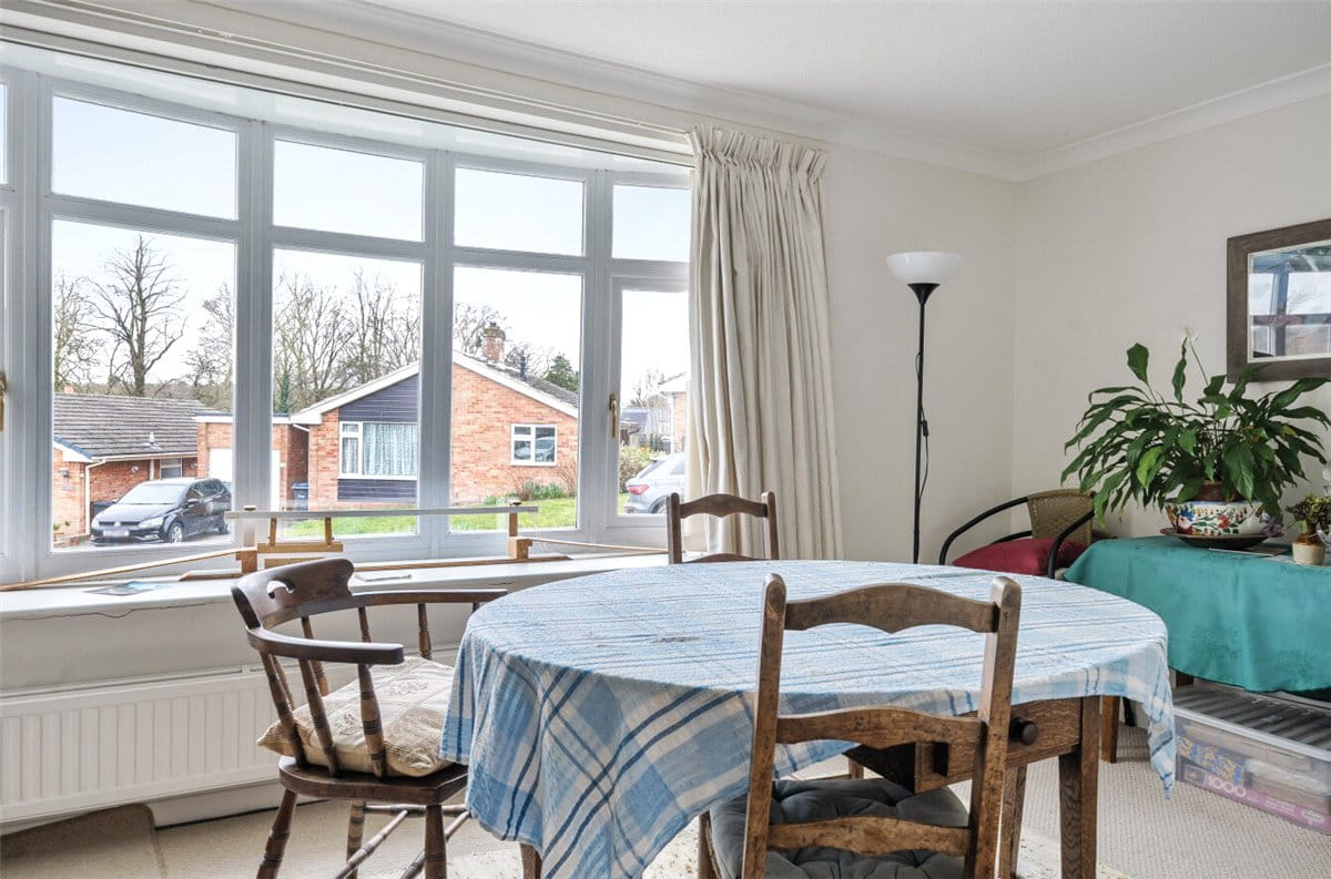 3 bedroom bungalow, Vicarage Close, Marlborough SN8 - Available