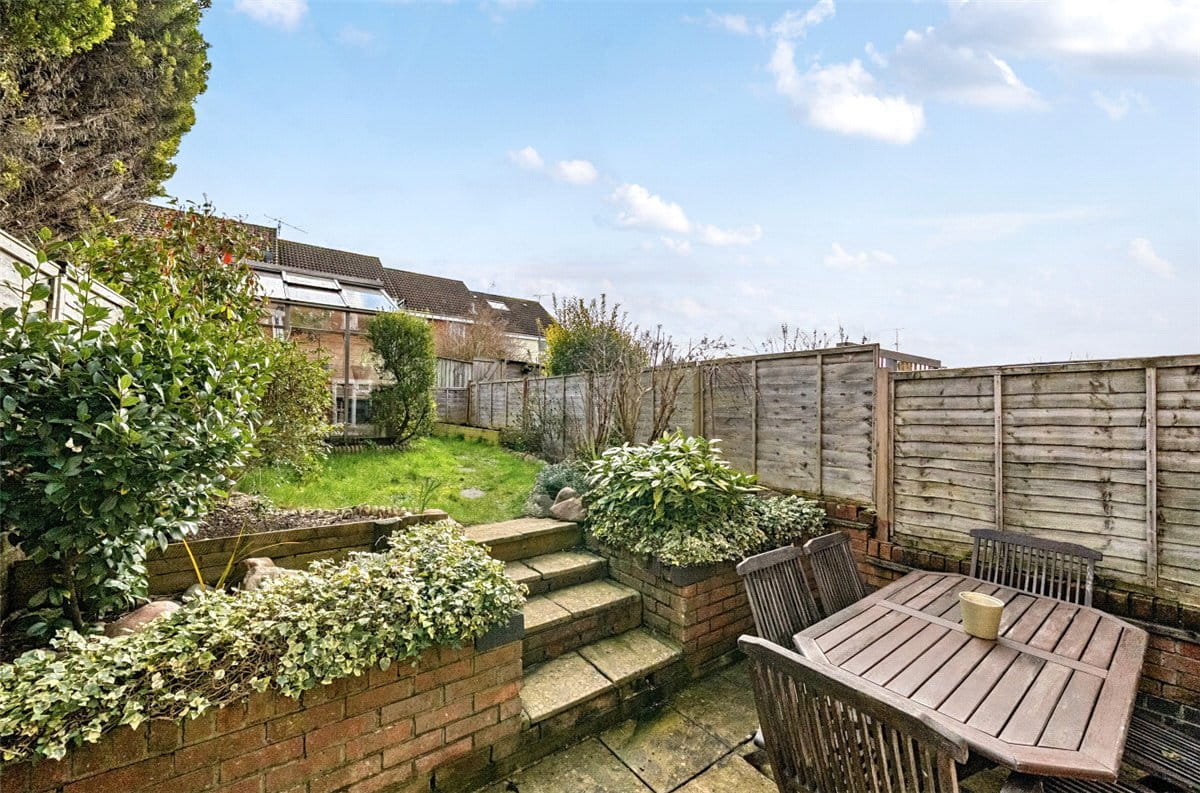 2 bedroom house, Macneice Drive, Marlborough SN8 - Available