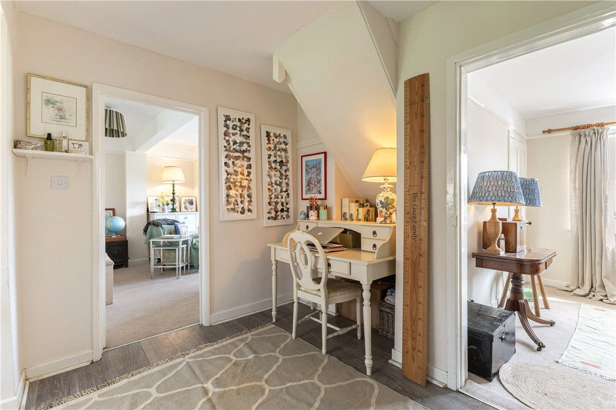 3 bedroom house, Church Street, Great Bedwyn SN8 - Available