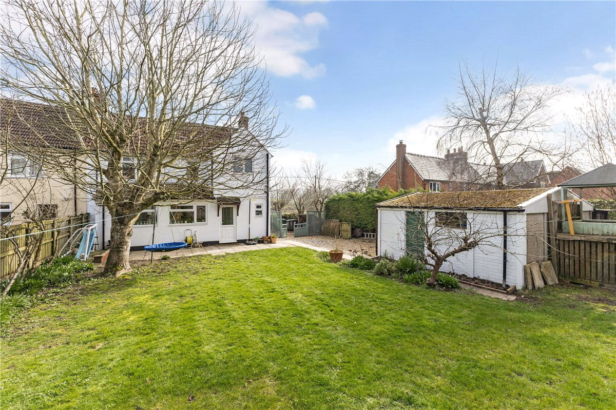 3 bedroom house, Church Street, Great Bedwyn SN8 - Available