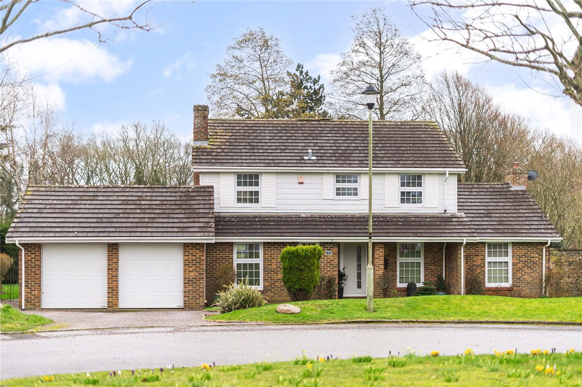 4 bedroom house, Brettingham Gate, Swindon SN3 - Available