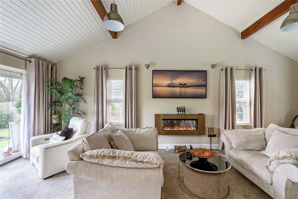 4 bedroom house, Brettingham Gate, Swindon SN3 - Available