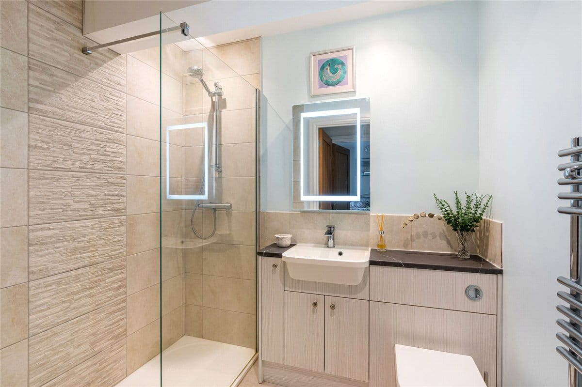 4 bedroom house, Brettingham Gate, Swindon SN3 - Available