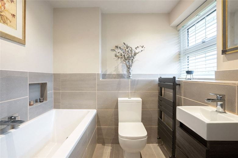 4 bedroom house, Brettingham Gate, Swindon SN3 - Available