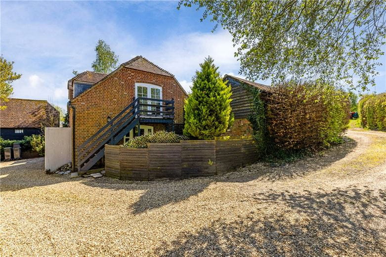 5 bedroom house, High Street, Manton SN8 - Available