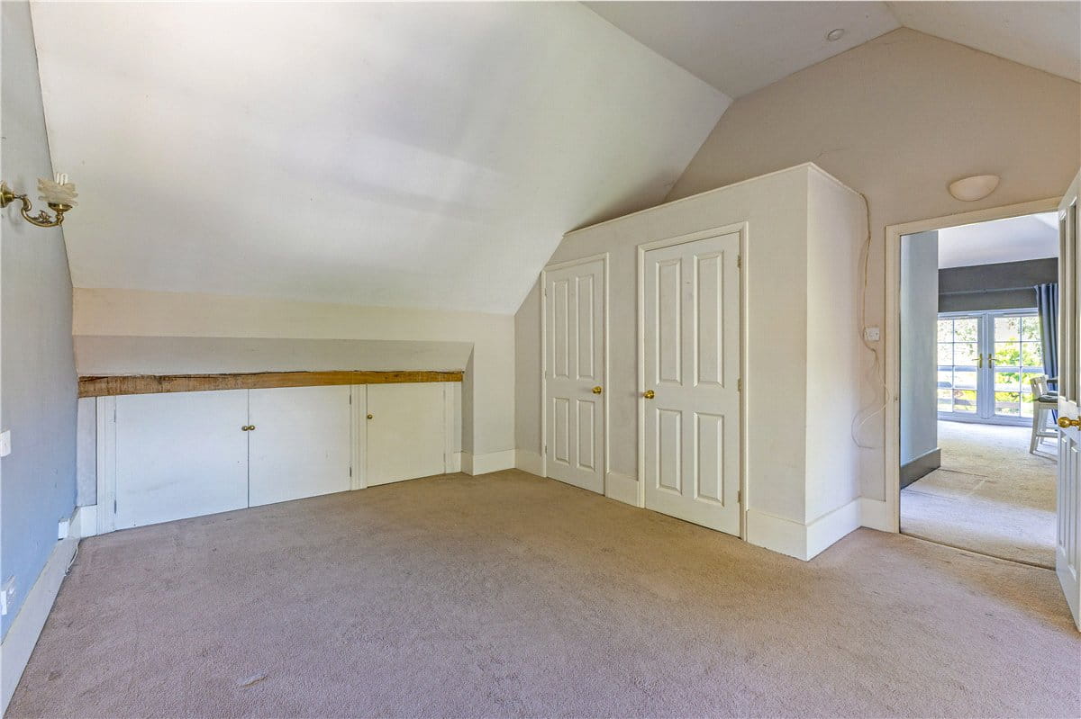 5 bedroom house, High Street, Manton SN8 - Available