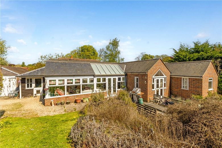 5 bedroom house, High Street, Manton SN8 - Available
