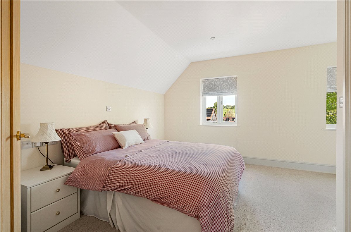 4 bedroom house, Main Road, Cherhill SN11 - Available