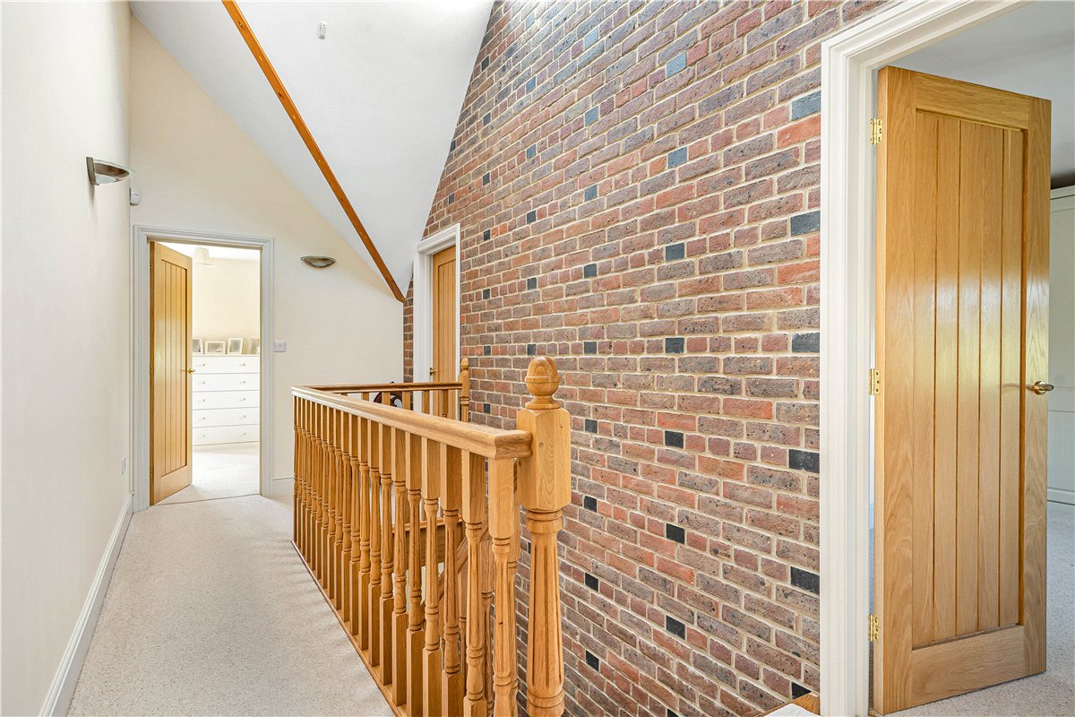4 bedroom house, Main Road, Cherhill SN11 - Available