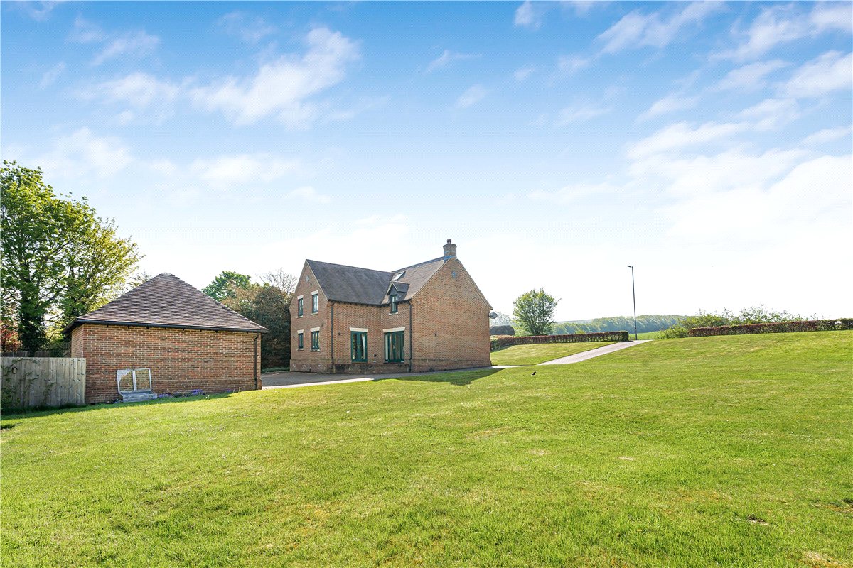 4 bedroom house, Main Road, Cherhill SN11 - Available