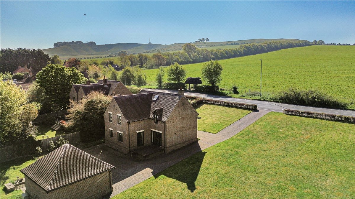 4 bedroom house, Main Road, Cherhill SN11 - Available
