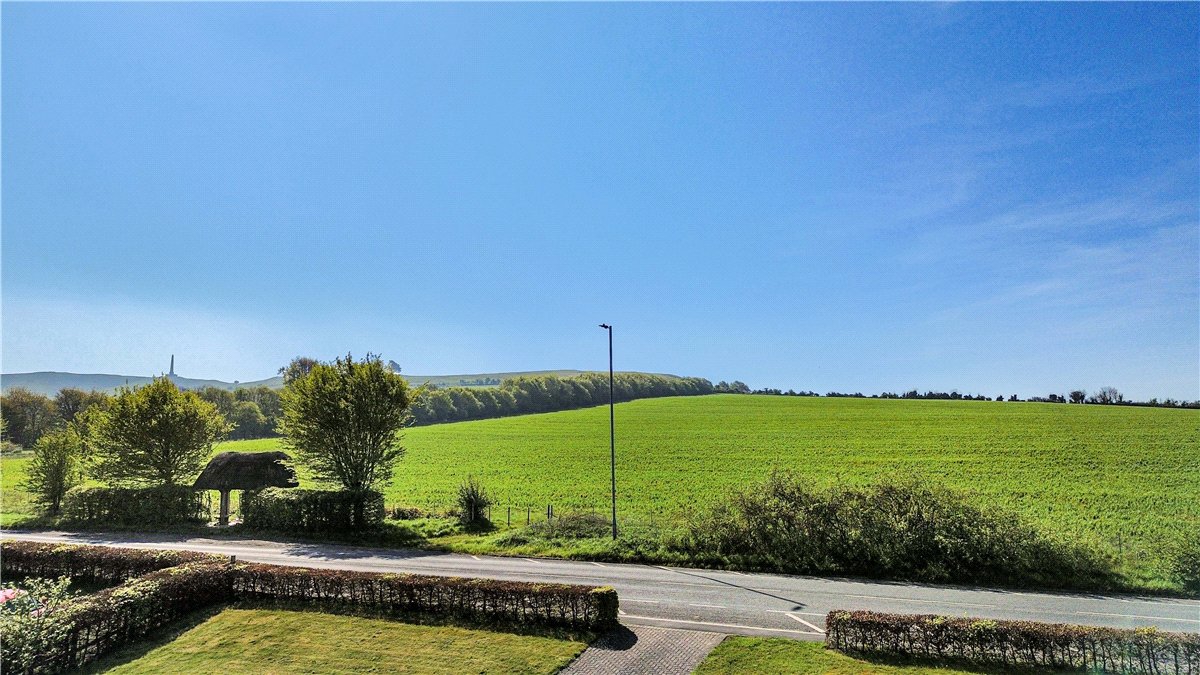 4 bedroom house, Main Road, Cherhill SN11 - Available