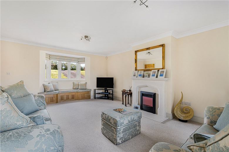4 bedroom house, Main Road, Cherhill SN11 - Available