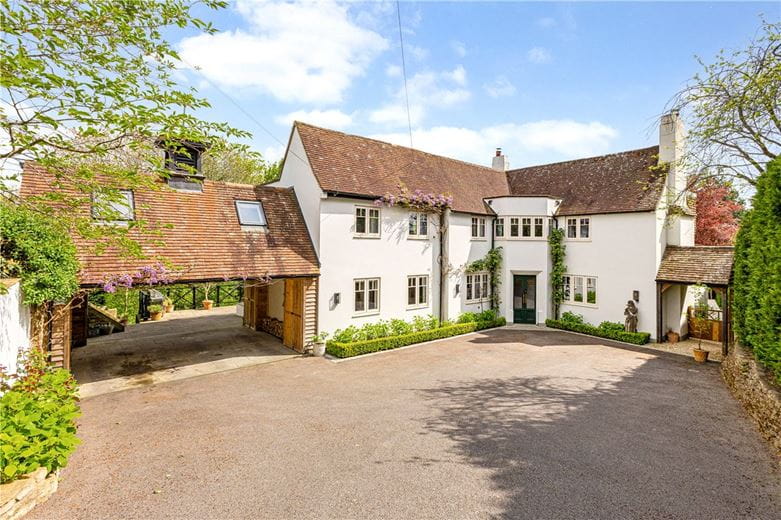 5 bedroom house, The Fairway, Devizes SN10 - Available