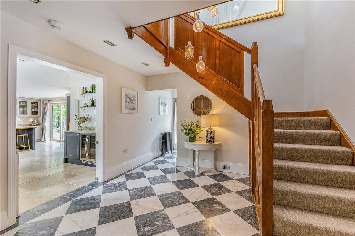5 bedroom house, The Fairway, Devizes SN10 - Available