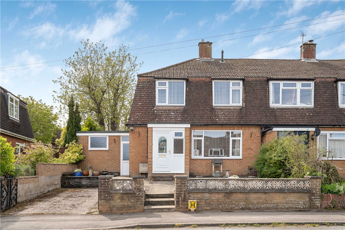 3 bedroom house, Five Stiles Road, Marlborough SN8 - Available