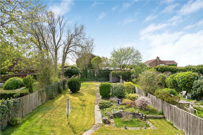 3 bedroom house, Five Stiles Road, Marlborough SN8 - Available