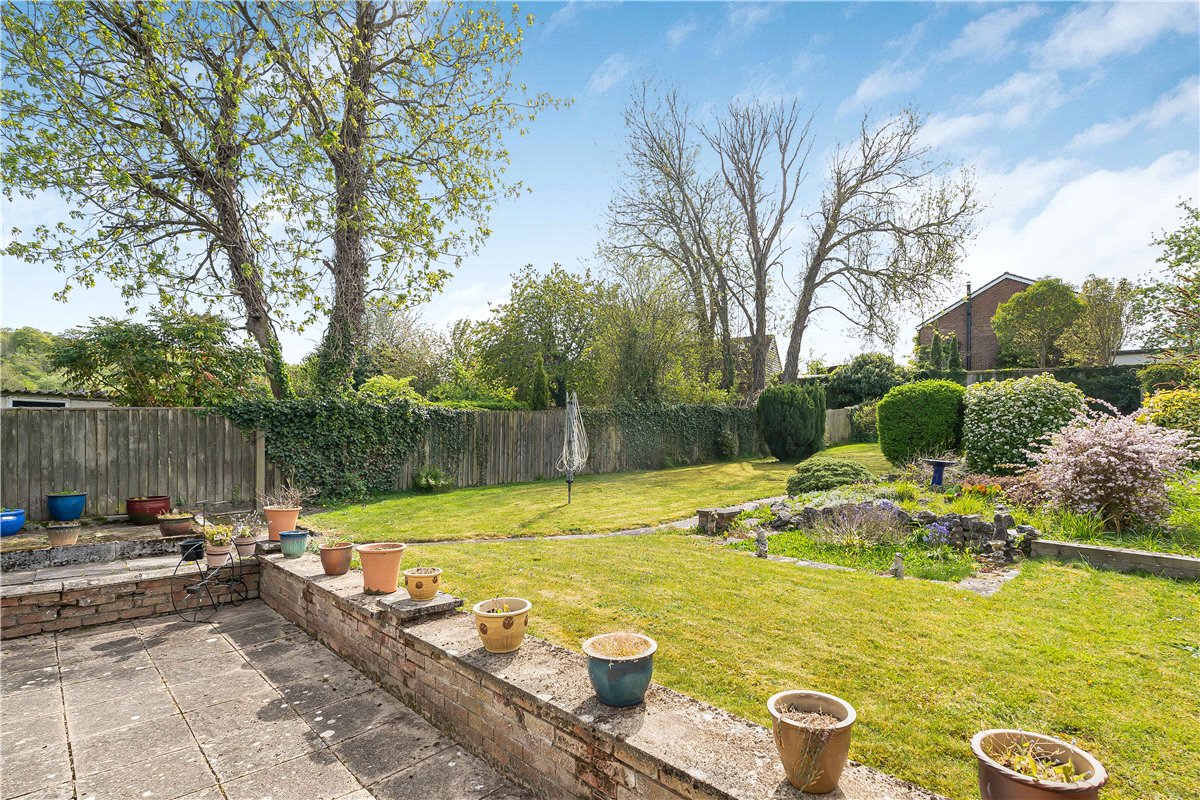 3 bedroom house, Five Stiles Road, Marlborough SN8 - Available