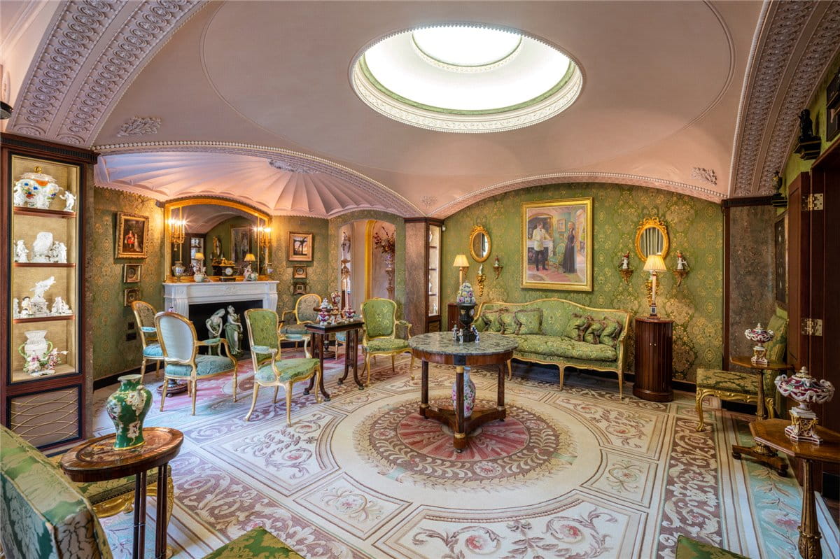 4 bedroom house, St Katharine By The Tower, London E1W - Available