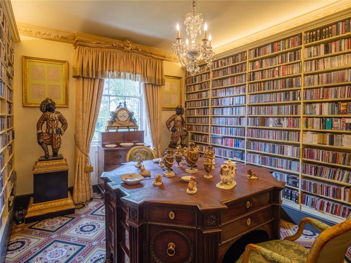 4 bedroom house, St Katharine By The Tower, London E1W - Available