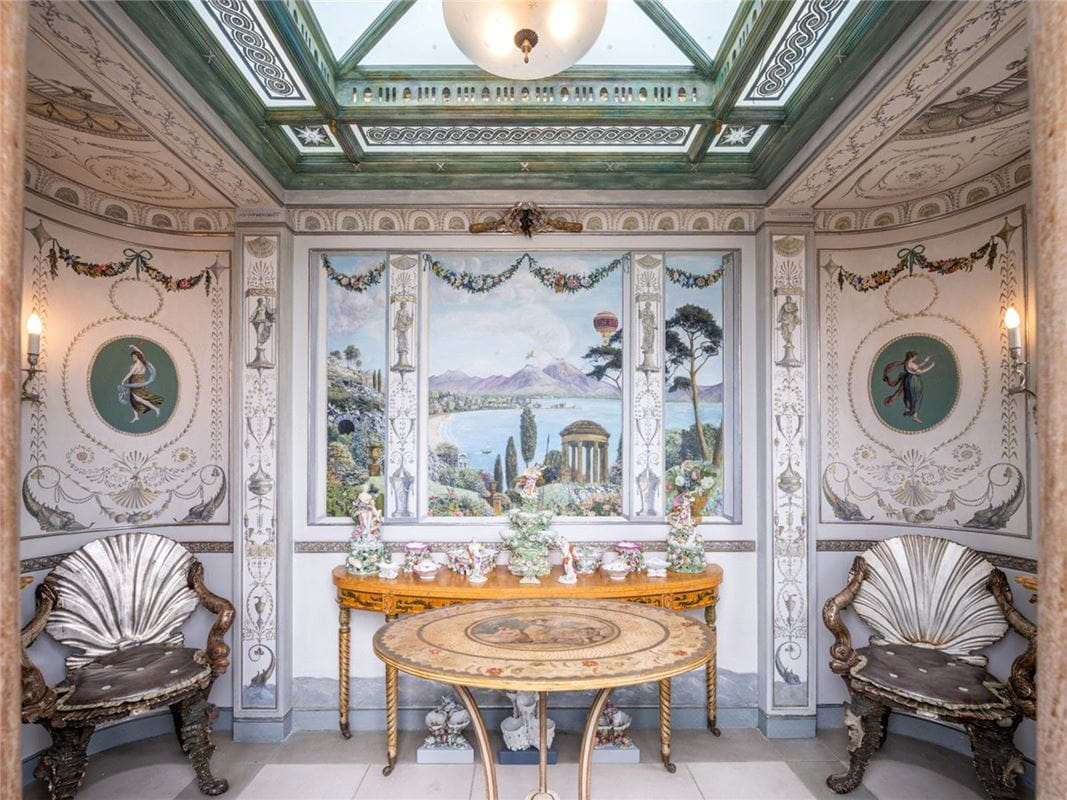 4 bedroom house, St Katharine By The Tower, London E1W - Available