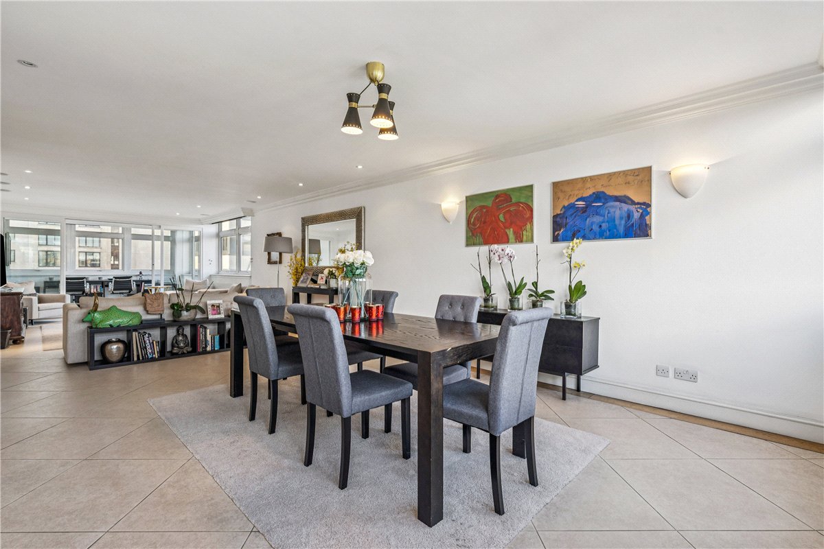 3 bedroom flat, Park Towers, 2 Brick Street W1J - Available