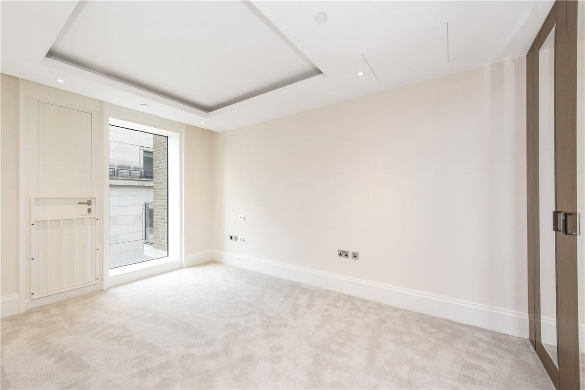 1 bedroom flat, Strand, Mayfair WC2R - Available