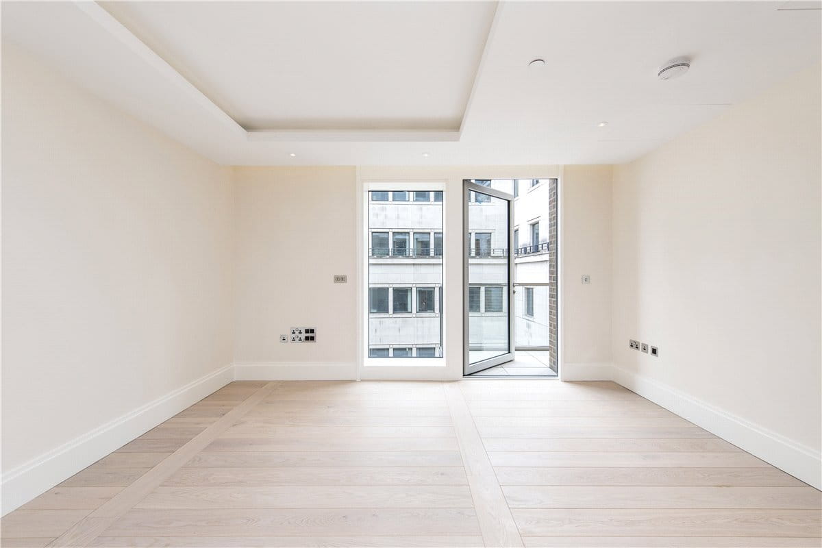 1 bedroom flat, Strand, Mayfair WC2R - Available