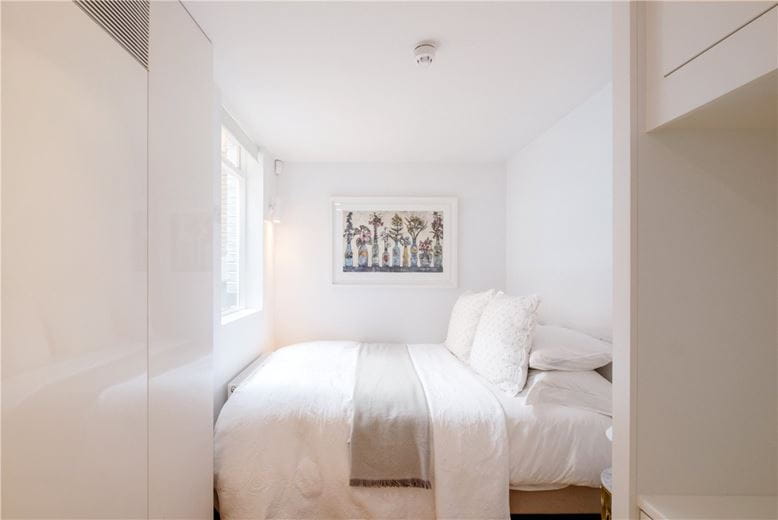 3 bedroom house, Bourdon Street, Mayfair W1K - Available