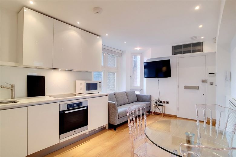 1 bedroom flat, Basil Street, Knightsbridge SW3 - Available