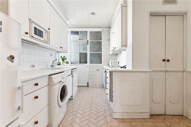 2 bedroom flat, Portland Place, Marylebone W1B - Available