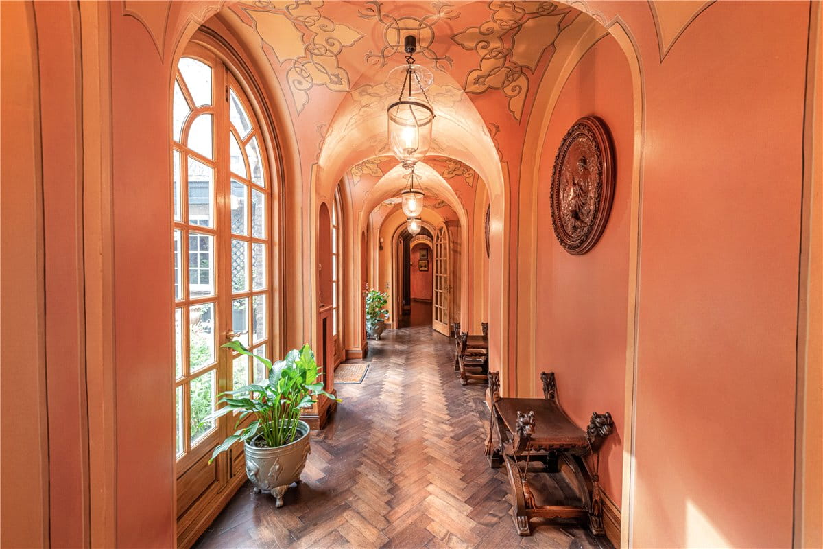 8 bedroom house, Cheyne Walk, London SW10 - Available