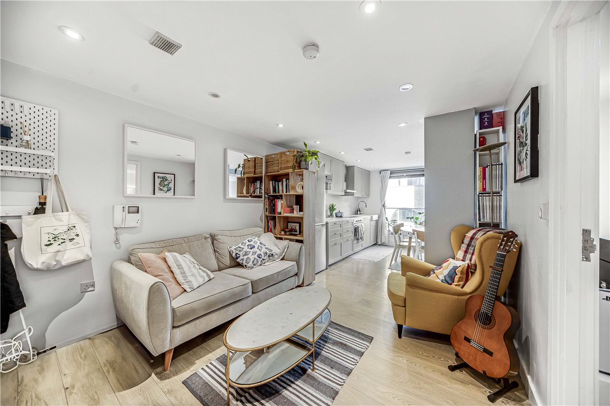 2 bedroom flat, Greenwell Street, Marylebone W1W - Available